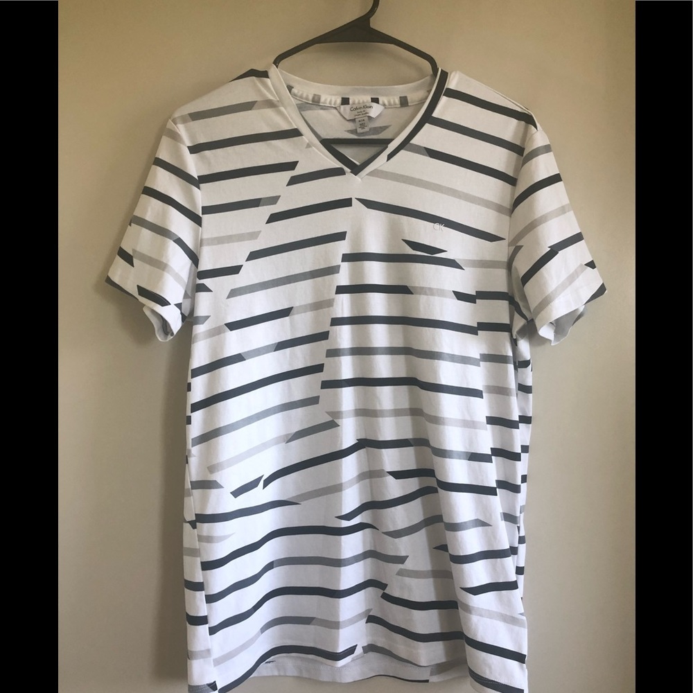 ⭐️3/$20⭐️  Calvin Klein body fit medium like new